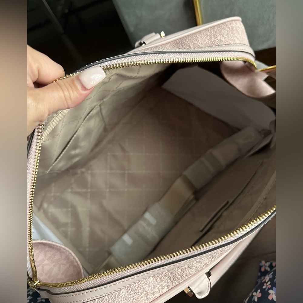💝LAST CHANCE💝Michael Kors Travel Bag NWT $698 retail - Picture 5 of 5